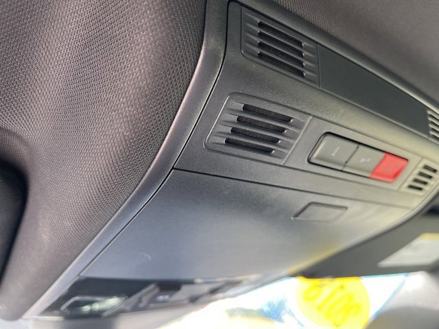 Used 2018 Volkswagen Golf R 4-Door image 26