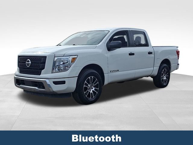 Used 2022 Nissan Titan SV image 4