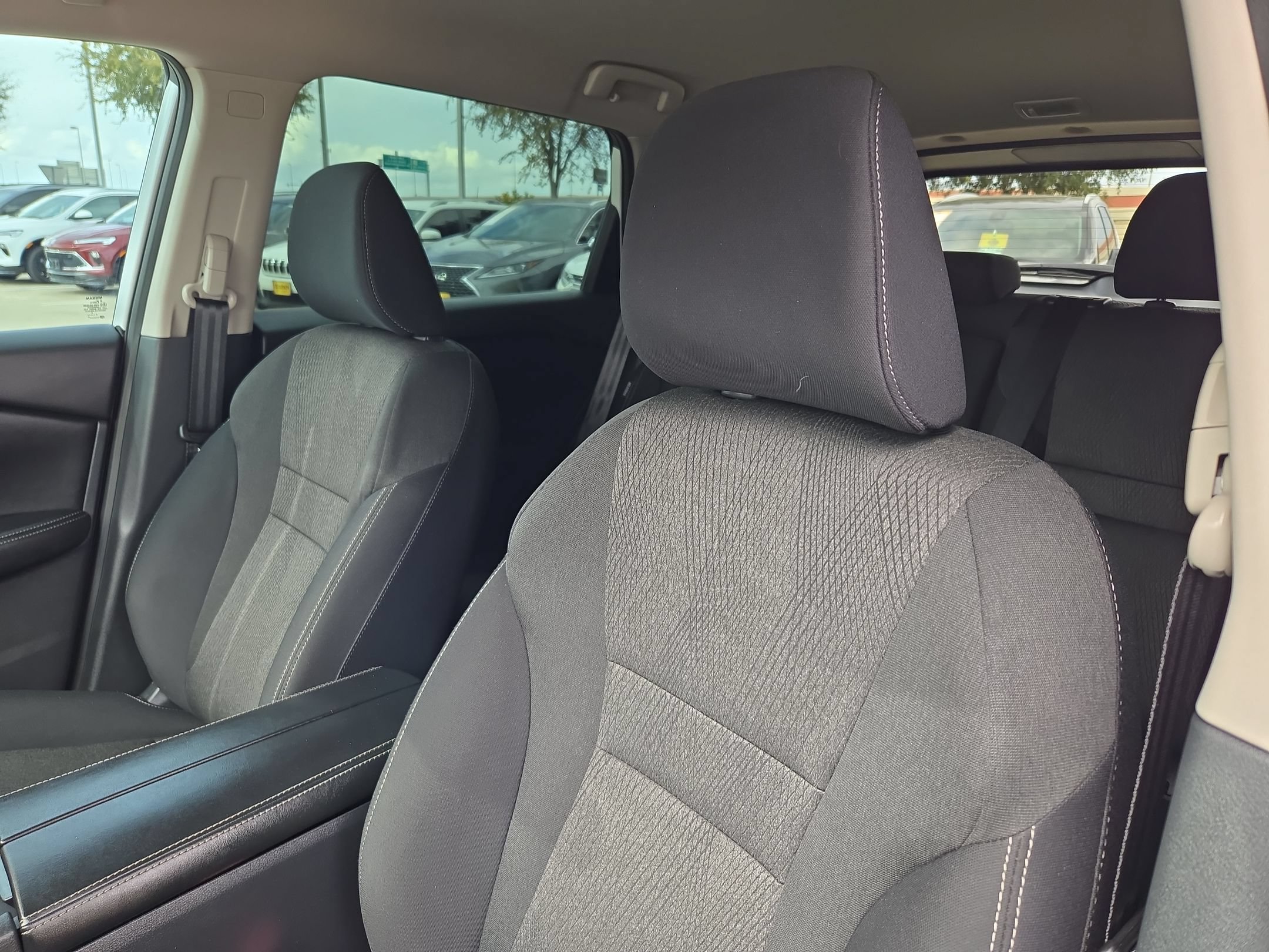 Certified 2026 Nissan Rogue SV FWD image 9