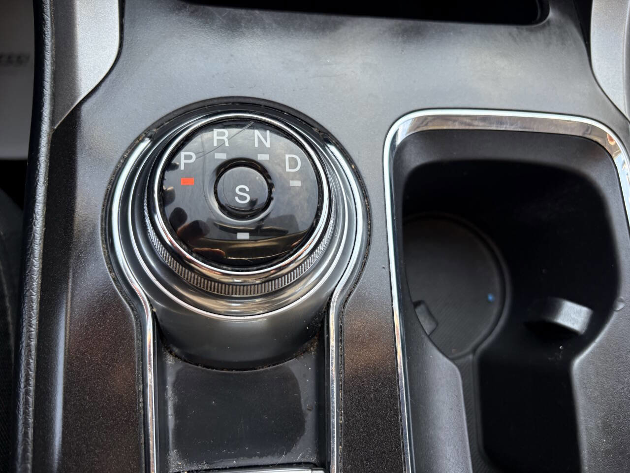 Used 2017 Ford Fusion SE w/ Fusion SE Technology Package FWD image 32