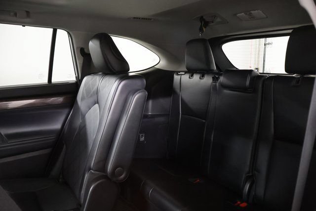 Used 2023 Toyota Highlander Platinum AWD/4WD image 31