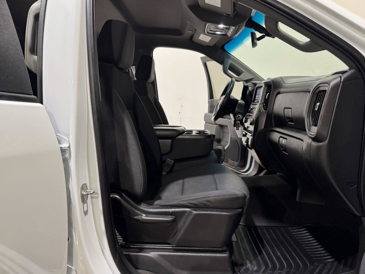 Used 2021 Chevrolet Silverado 2500 Custom w/ Custom Value Package AWD/4WD image 14