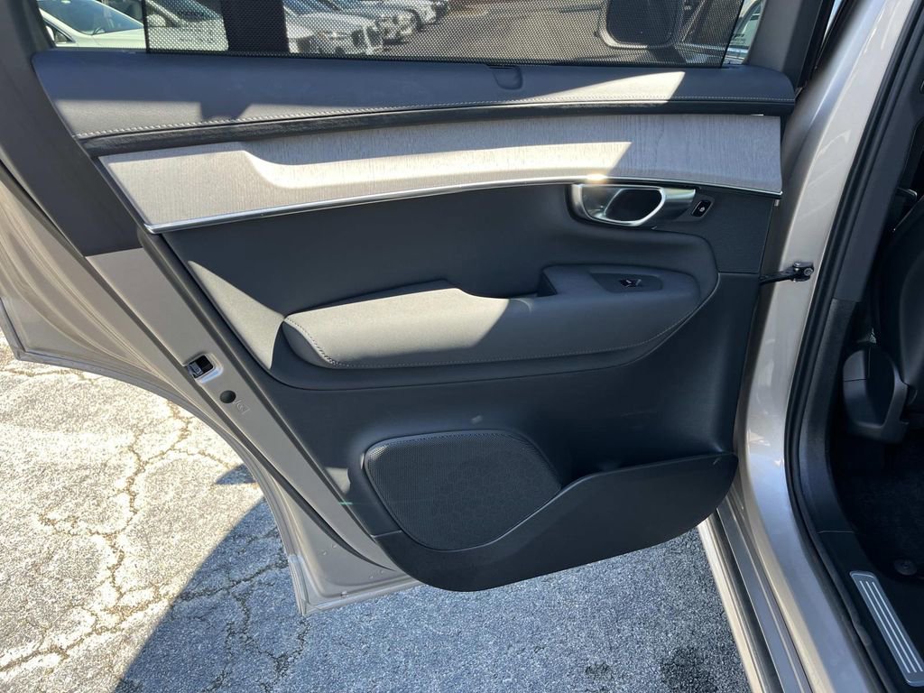Used 2025 Volvo XC90 B6 Ultra image 18