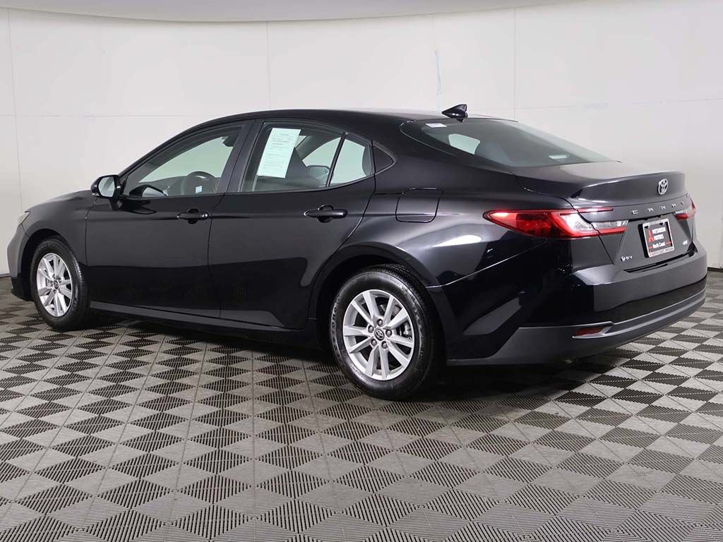 Used 2025 Toyota Camry LE FWD image 7