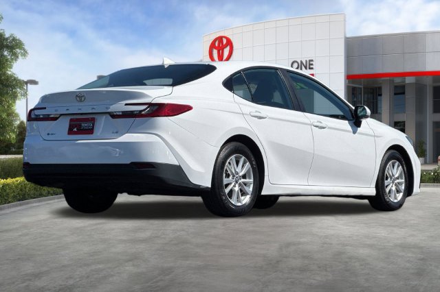 Certified 2025 Toyota Camry LE FWD image 5
