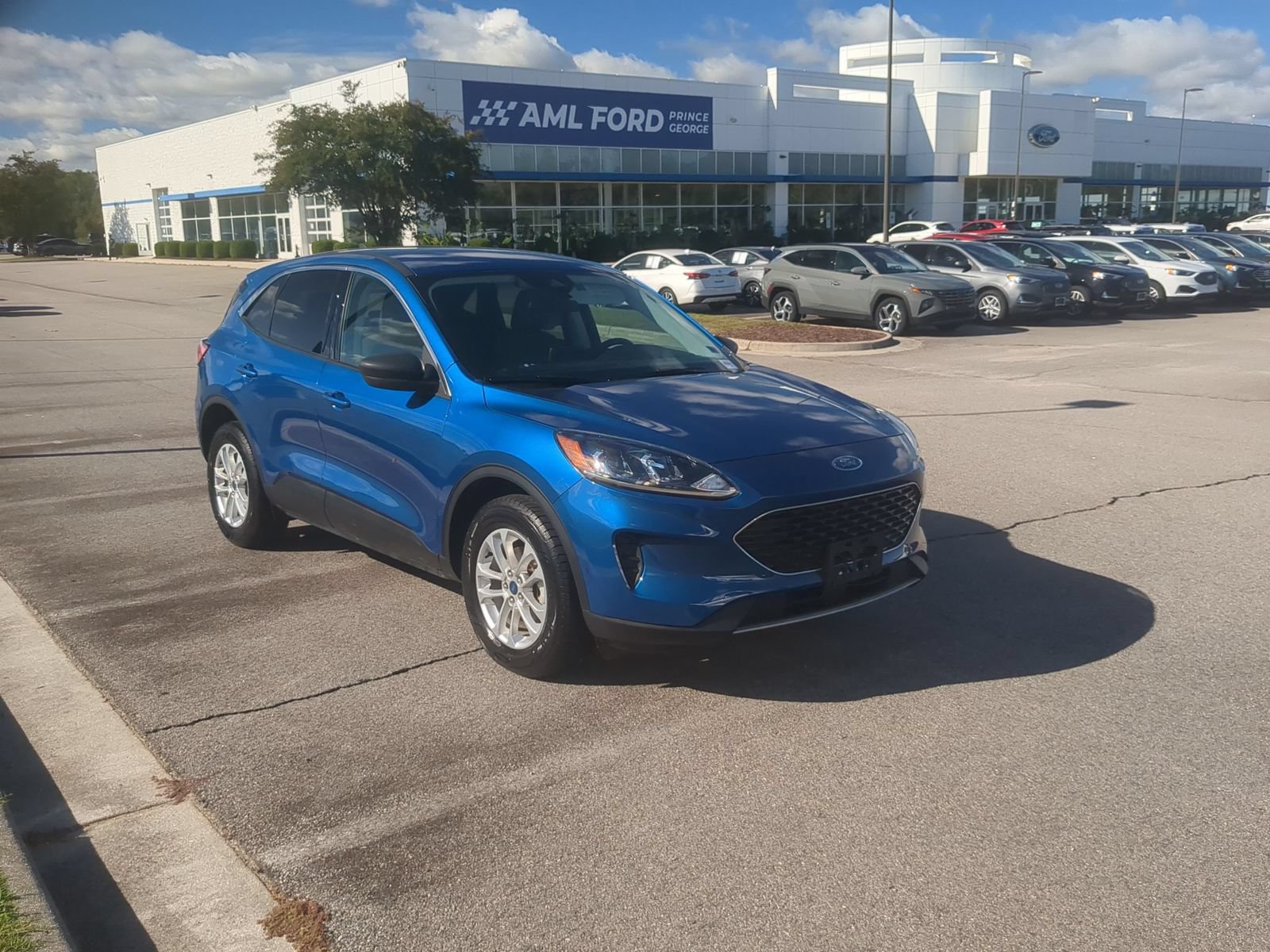 Certified 2022 Ford Escape SE AWD/4WD image 1