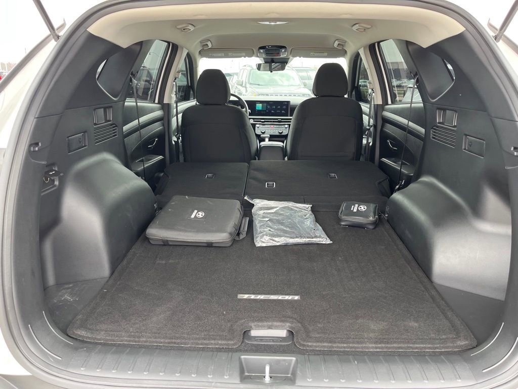 Used 2025 Hyundai Tucson SE image 29