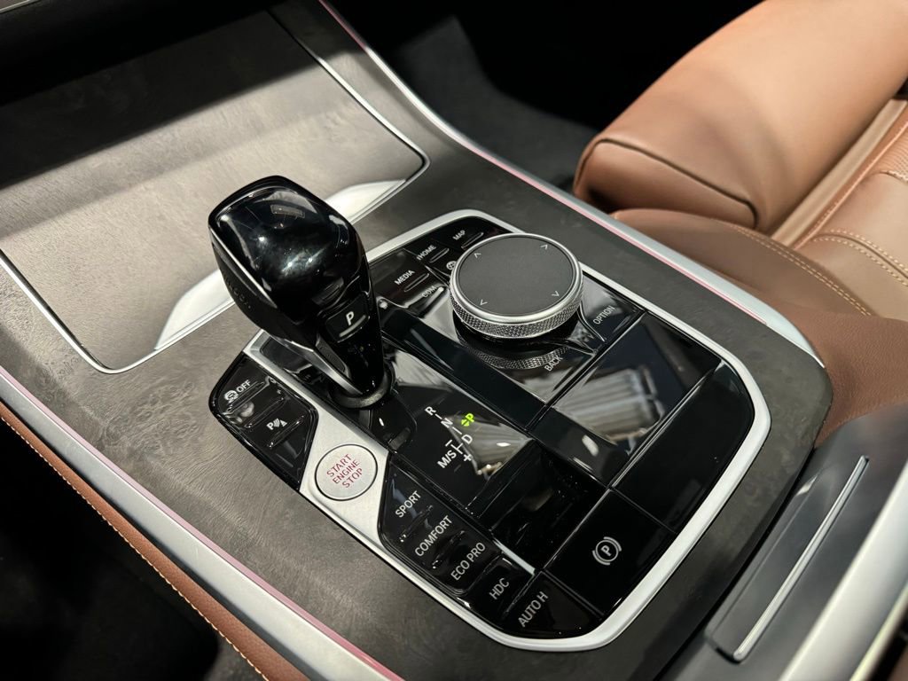 Used 2022 BMW X5 xDrive40i w/ M Sport Package image 10