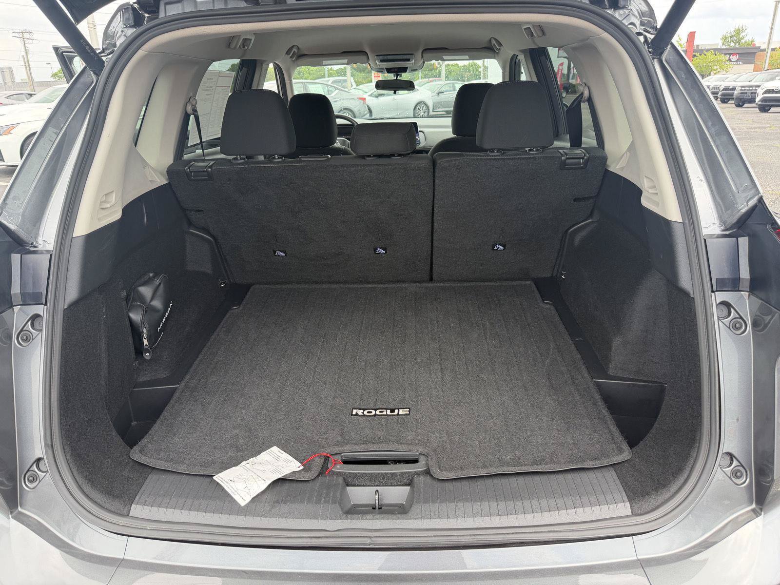 Used 2025 Nissan Rogue SV FWD image 20