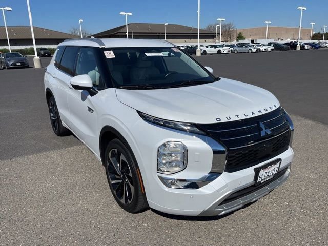 Used 2024 Mitsubishi Outlander SEL image 3