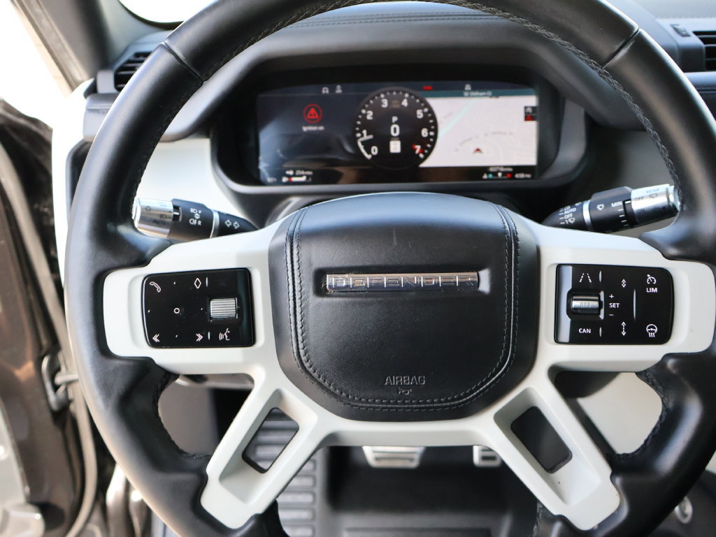 Used 2020 Land Rover Defender 110 HSE AWD/4WD image 28