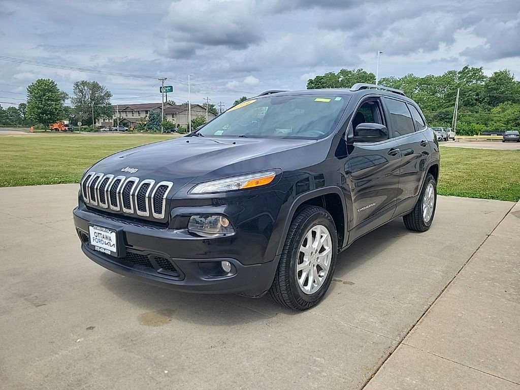 Used 2014 Jeep Cherokee Latitude AWD/4WD image 2