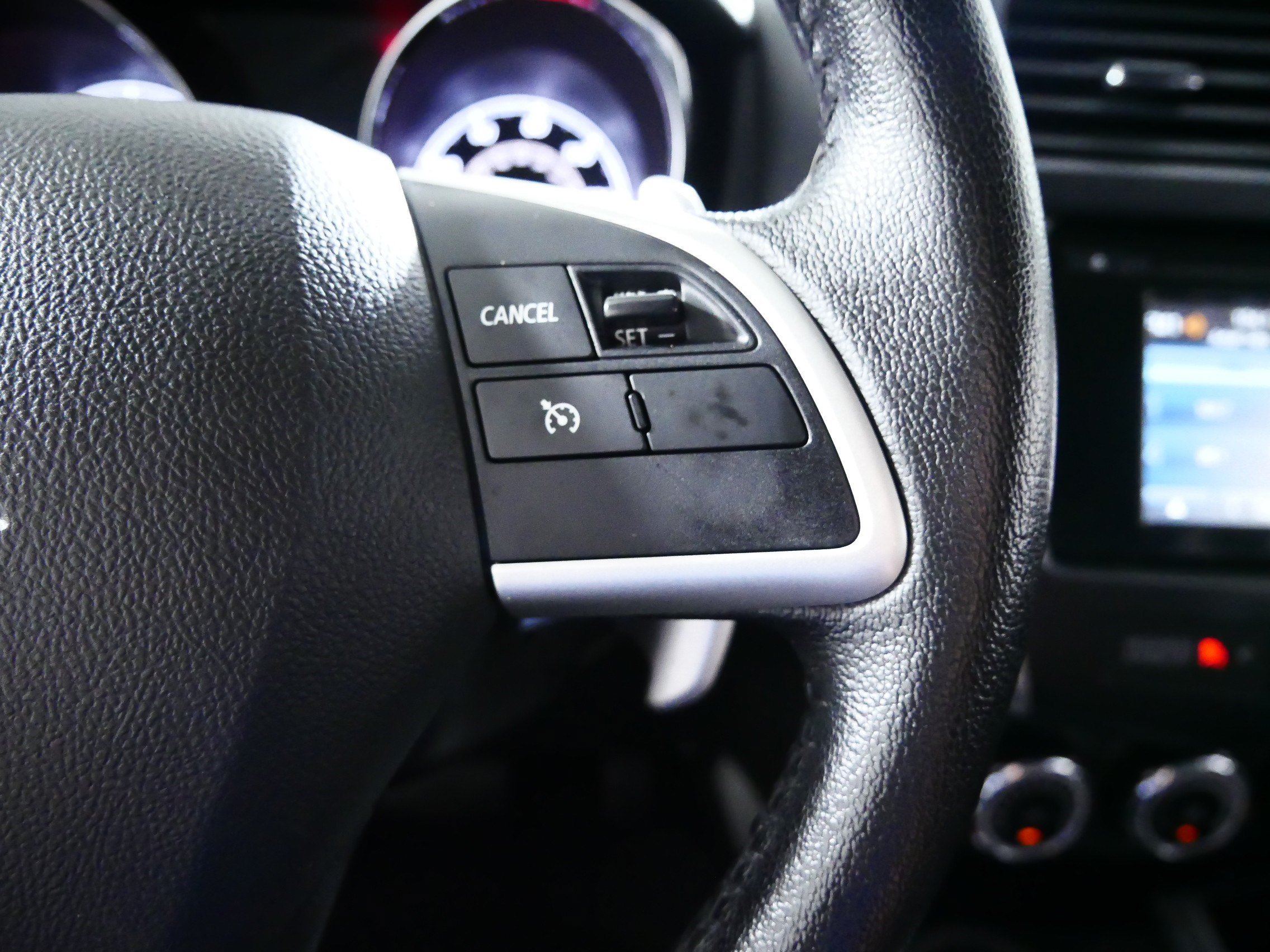 Used 2014 Mitsubishi Outlander Sport SE AWD/4WD image 28