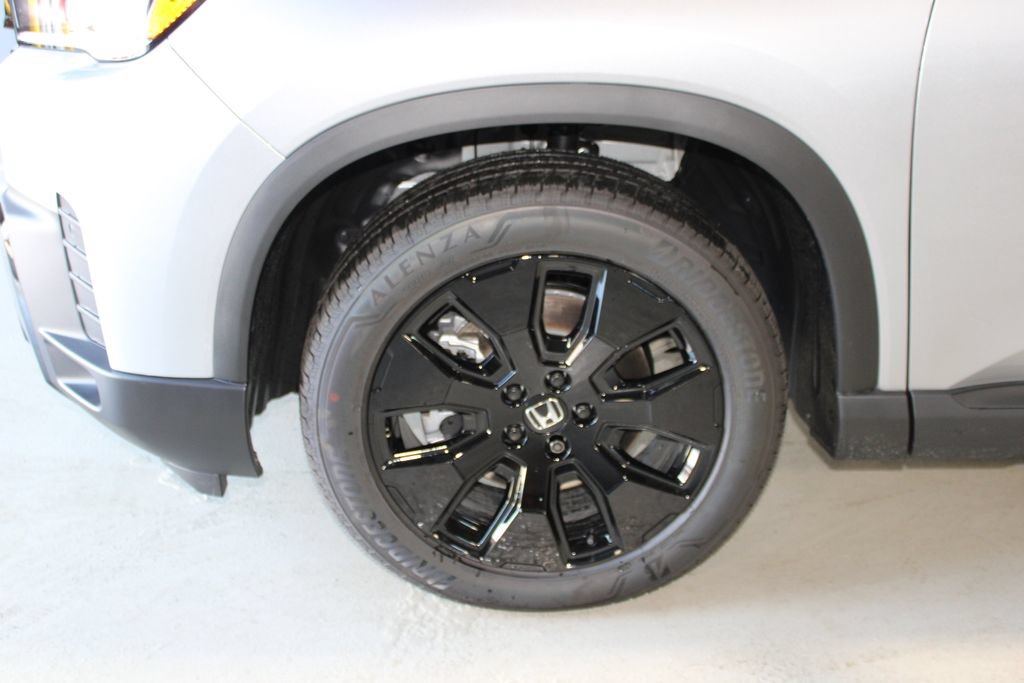 New 2026 Honda Pilot Black Edition image 4