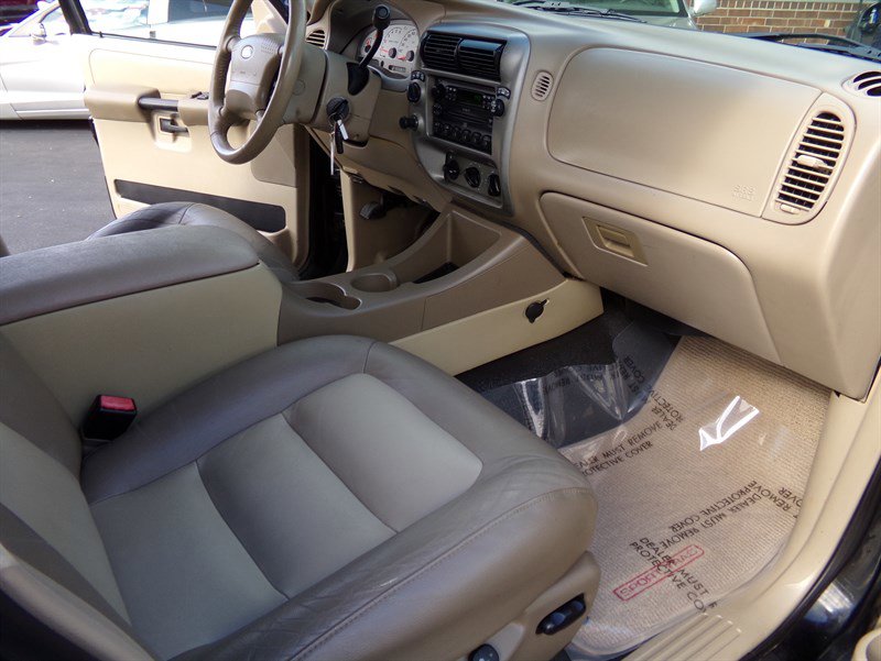 Used 2004 Ford Explorer Sport Trac XLT AWD/4WD image 33