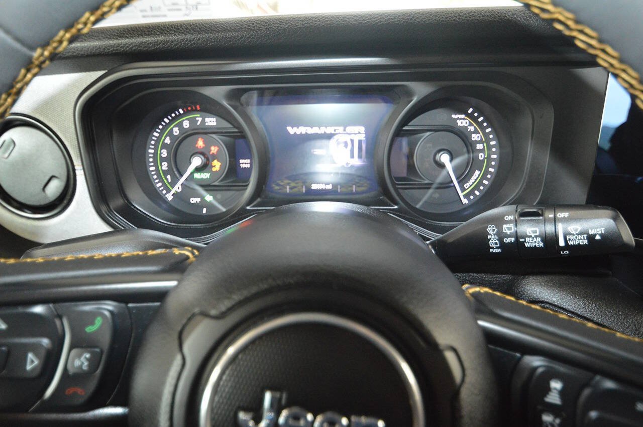 Used 2024 Jeep Wrangler Unlimited w/ Convenience Group AWD/4WD image 36