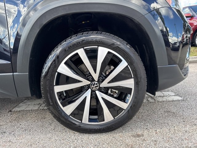 Used 2024 Volkswagen Taos SE image 9