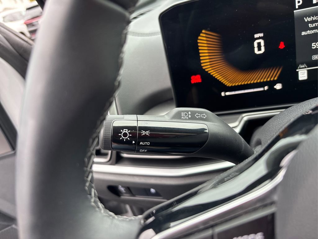 Certified 2025 Kia Sorento S w/ Panoramic Sunroof Package image 24