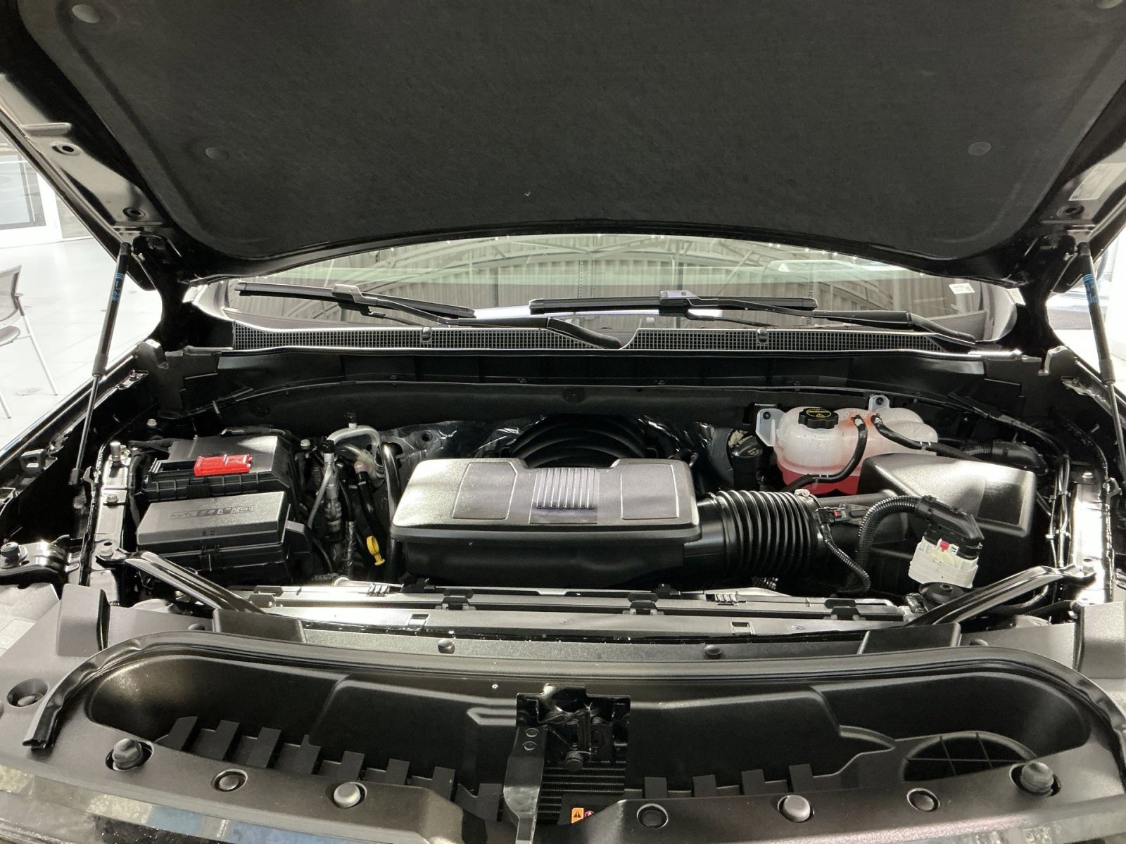 Used 2025 Chevrolet Suburban RST w/ Comfort Package image 36