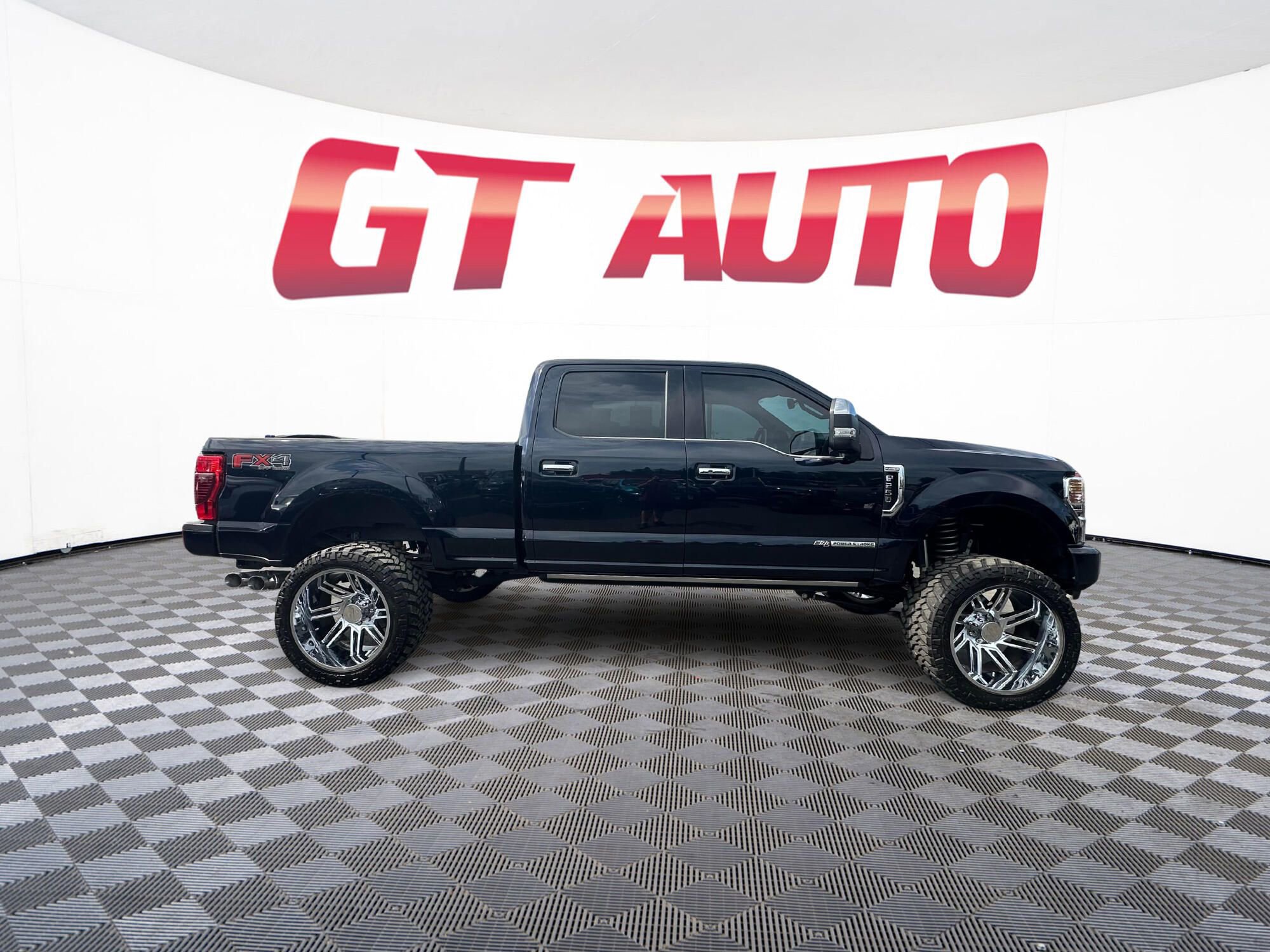 Used 2022 Ford F250 Platinum w/ FX4 Off-Road Package image 8