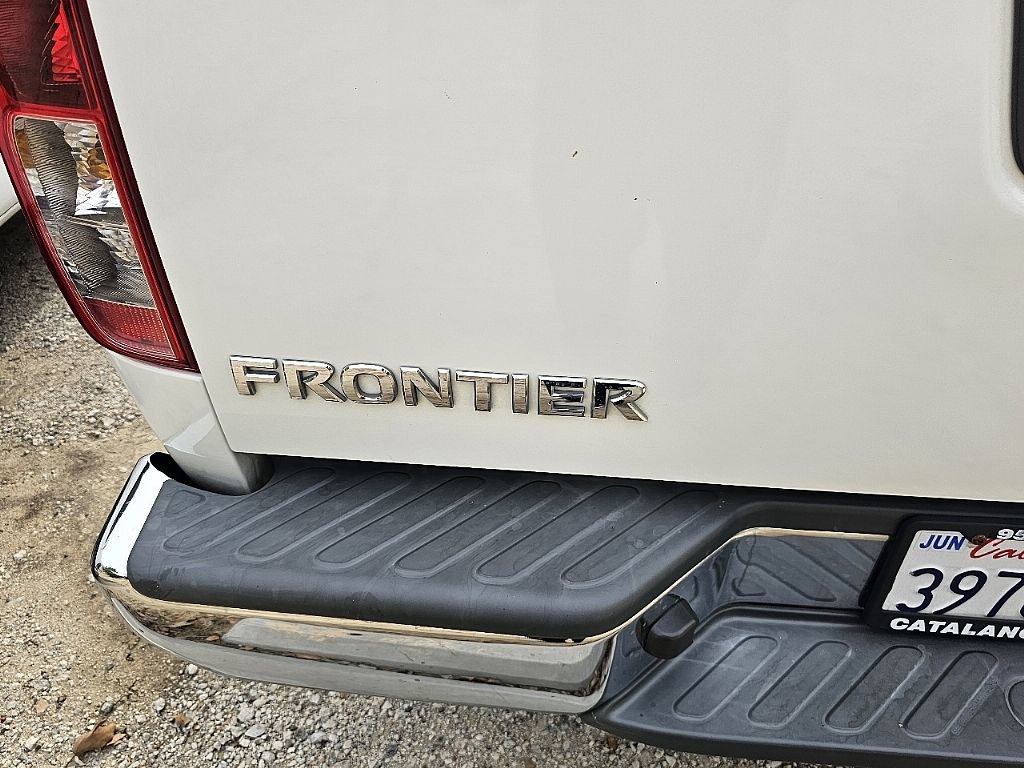 Used 2016 Nissan Frontier SV image 10