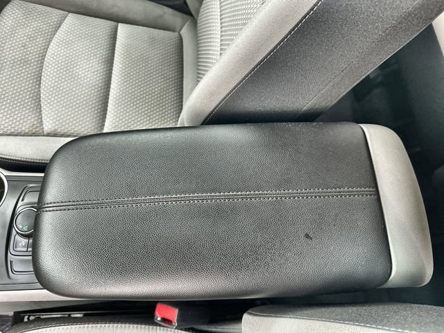 Used 2024 GMC Terrain SLE image 24