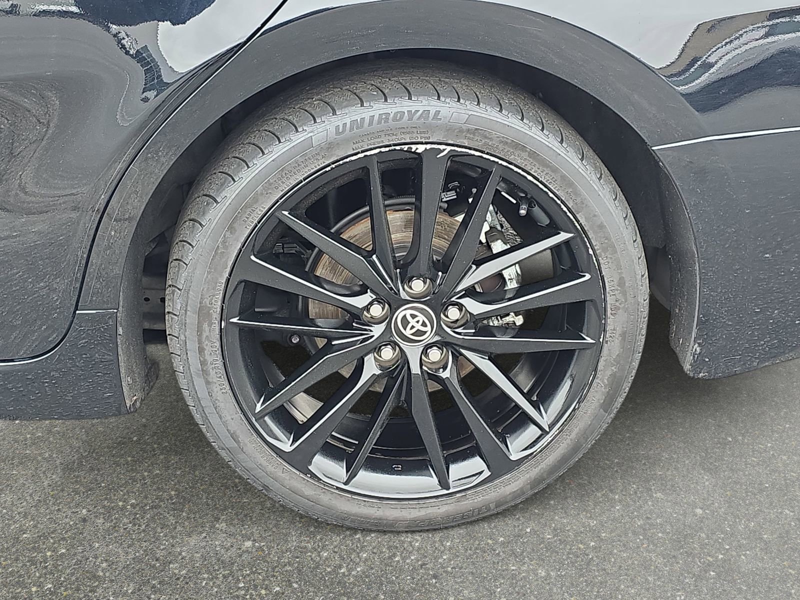 Used 2021 Toyota Camry XSE image 32