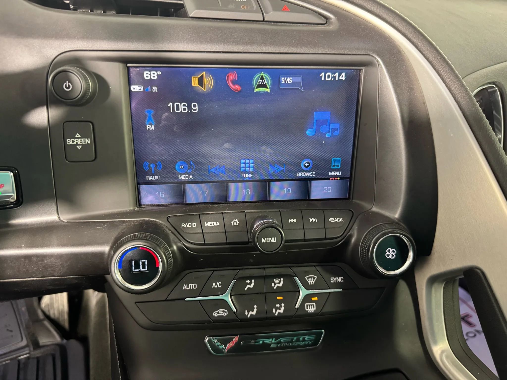 Used 2018 Chevrolet Corvette Stingray Coupe w/ Battery Protection Package image 16