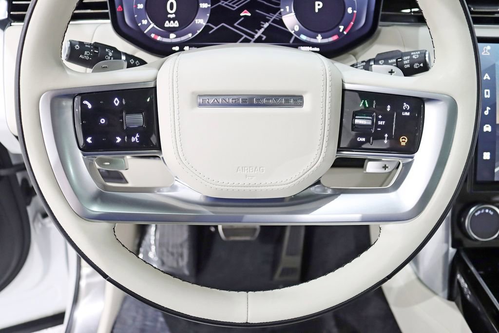 Used 2023 Land Rover Range Rover SE image 16