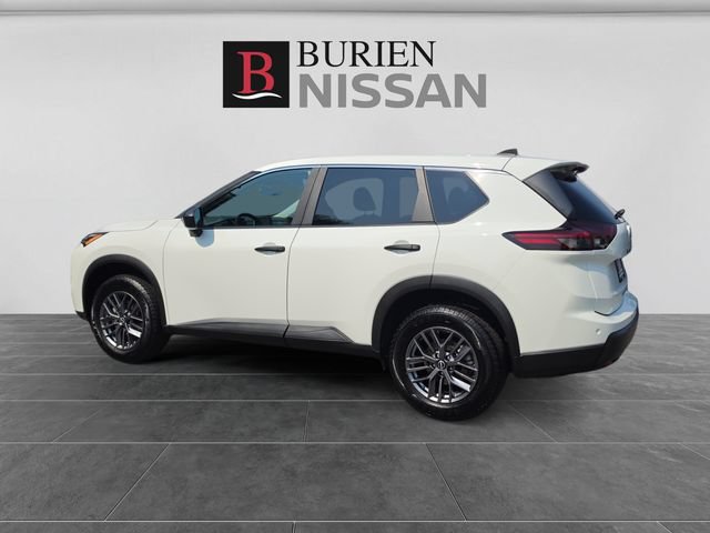 Used 2024 Nissan Rogue S AWD/4WD image 3
