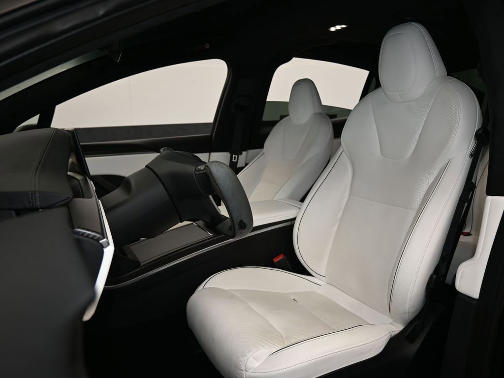 Used 2022 Tesla Model X Plaid image 10