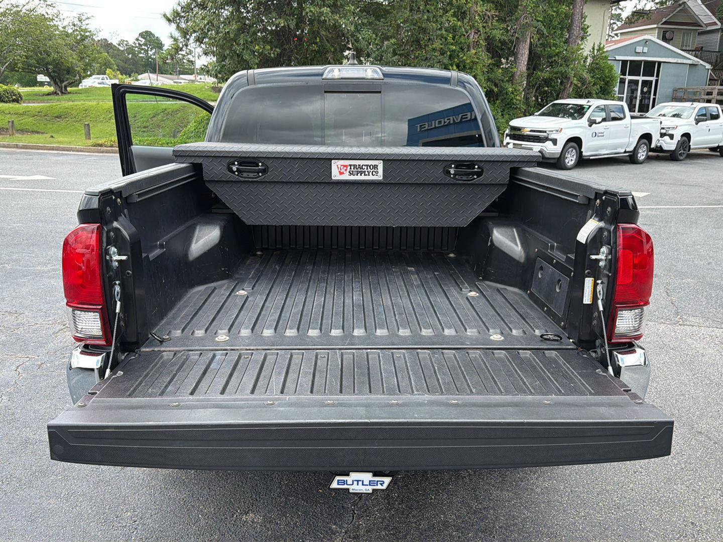 Used 2022 Toyota Tacoma SR5 RWD image 31