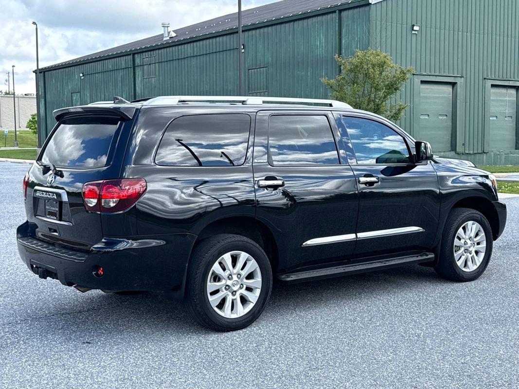 Used 2021 Toyota Sequoia Platinum AWD/4WD image 7