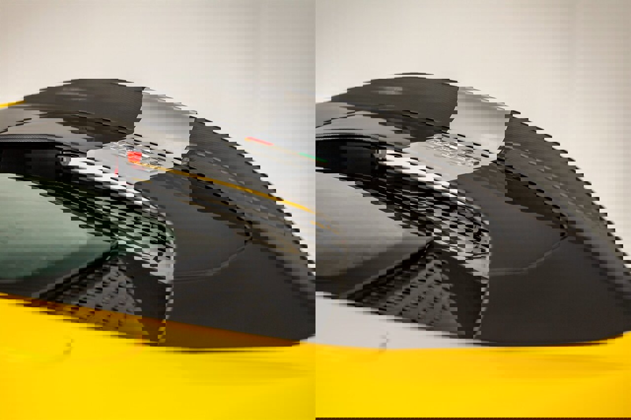 Used 2023 Ferrari SF90 Spider image 25