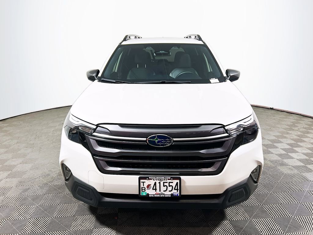Used 2025 Subaru Forester Premium AWD/4WD image 2