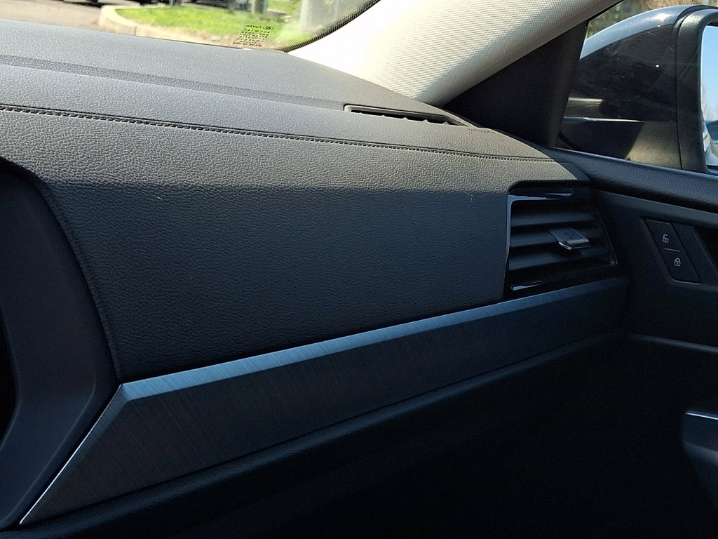 Used 2024 Volkswagen Jetta SE image 31