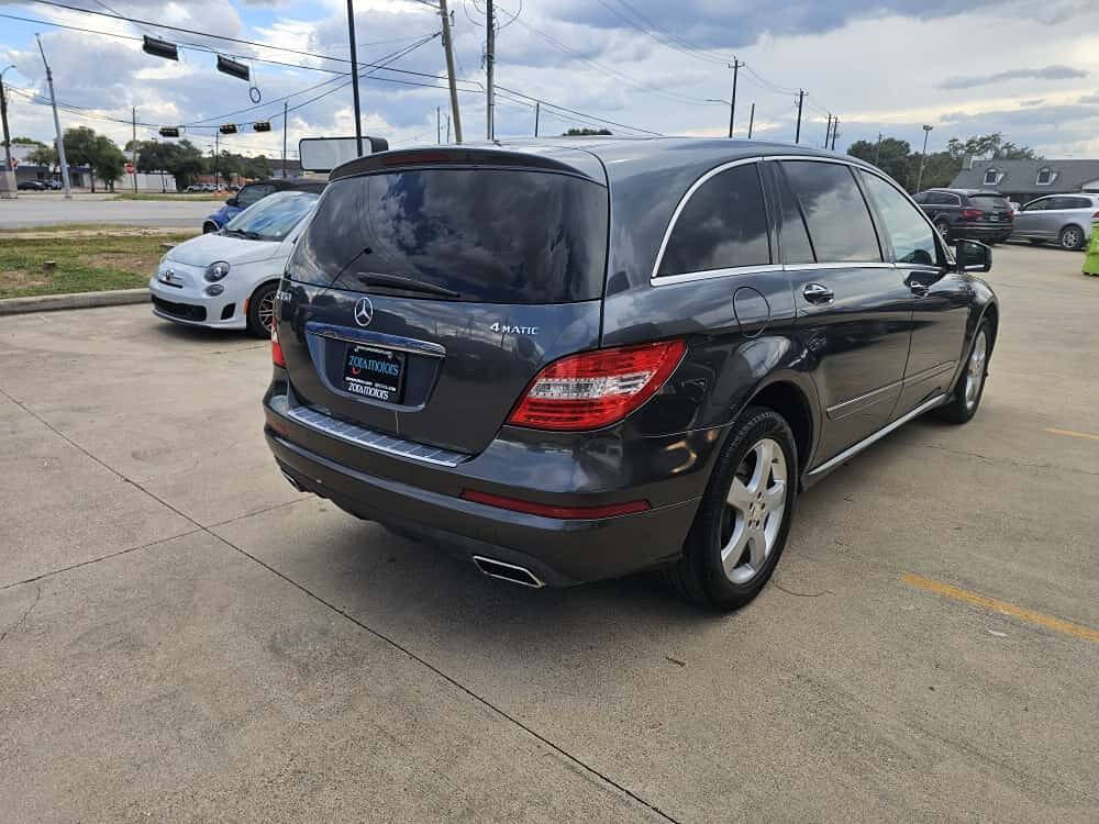 Used 2011 Mercedes-Benz R 350 4MATIC image 5
