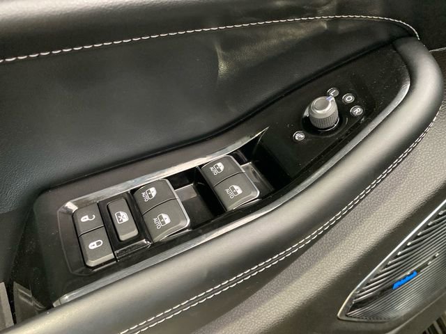 Used 2022 Jeep Grand Cherokee Overland image 12