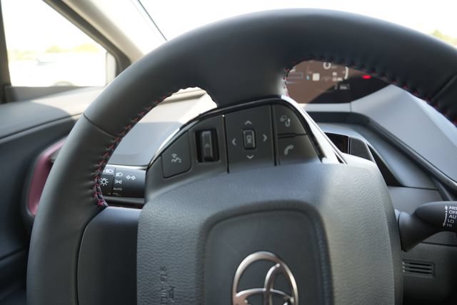 Used 2026 Toyota Prius Plug-In Hybrid FWD image 25