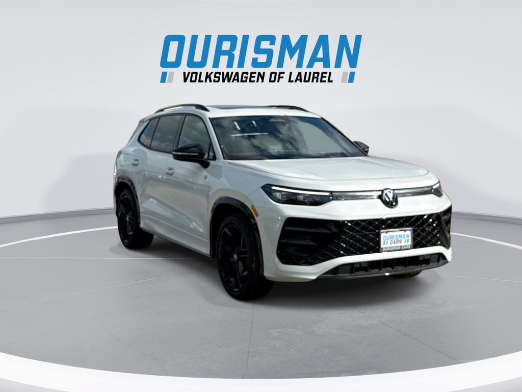 New 2026 Volkswagen Tiguan SE R-Line FWD image 2