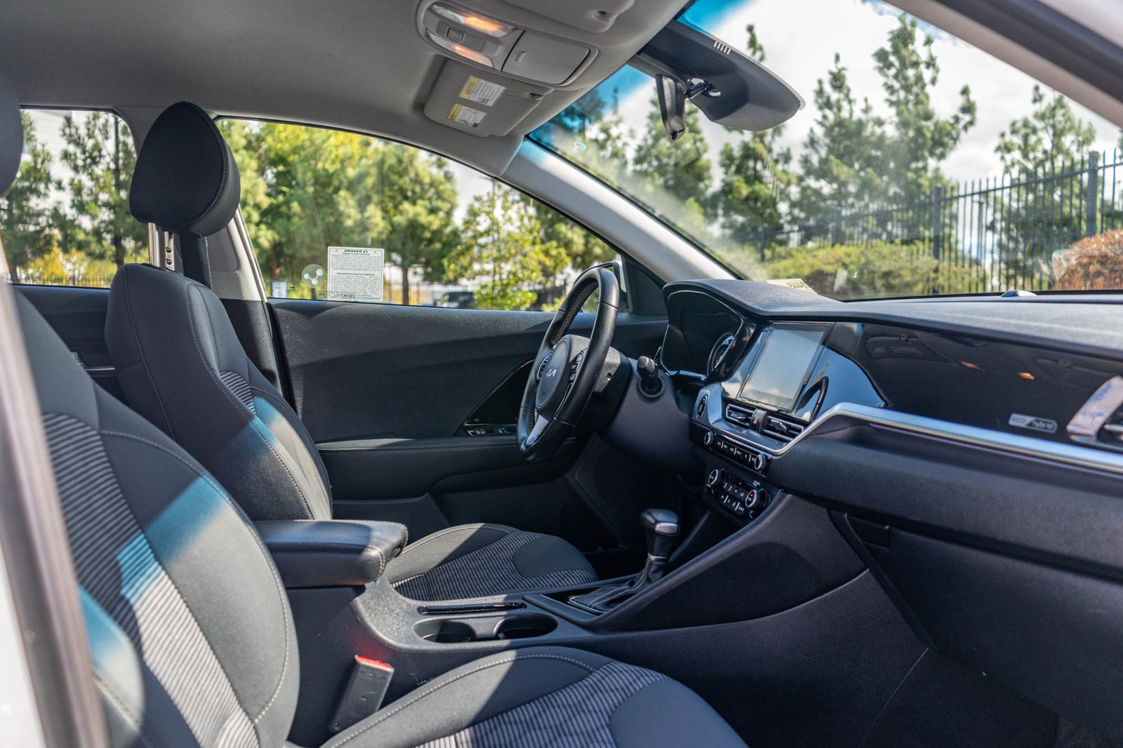 Used 2022 Kia Niro LXS FWD image 20