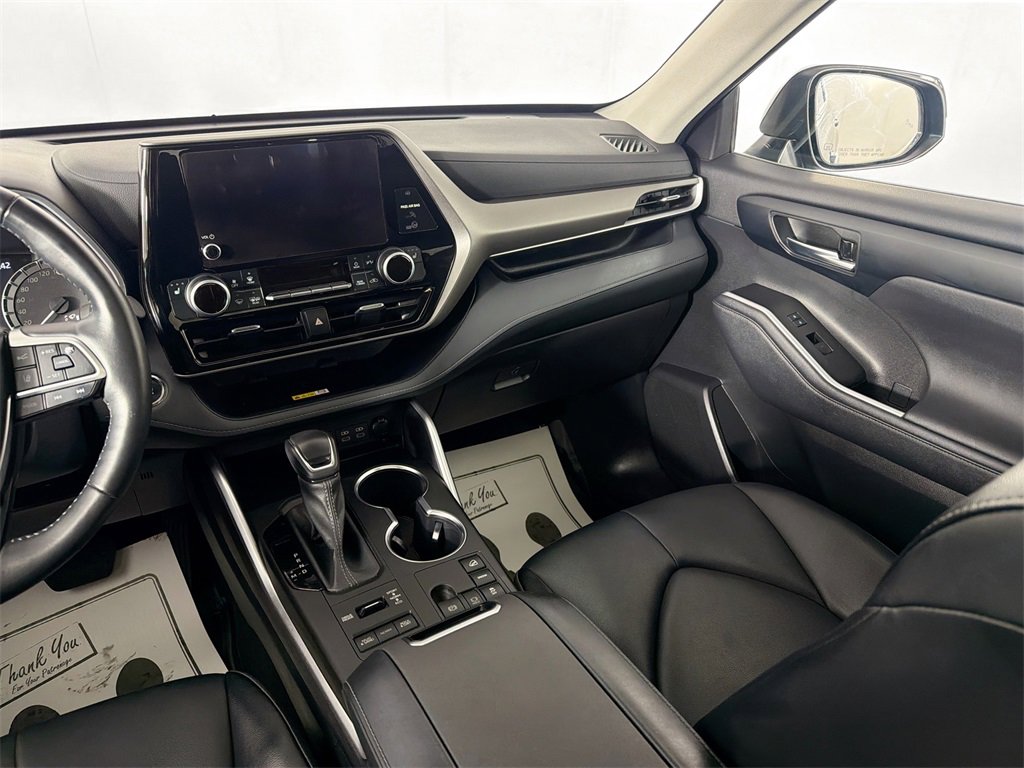 Used 2023 Toyota Highlander L image 20