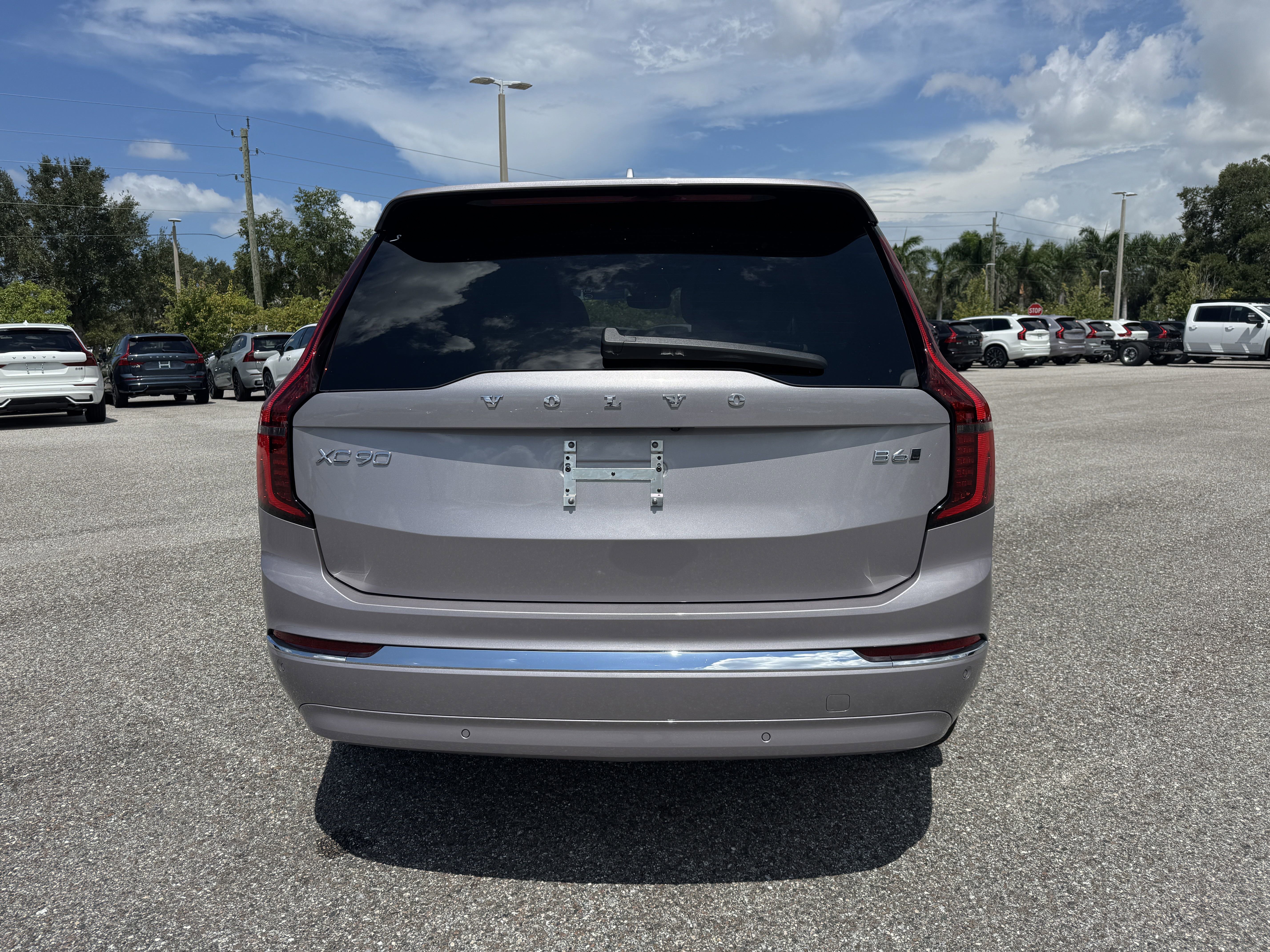 New 2026 Volvo XC90 B6 Plus image 4