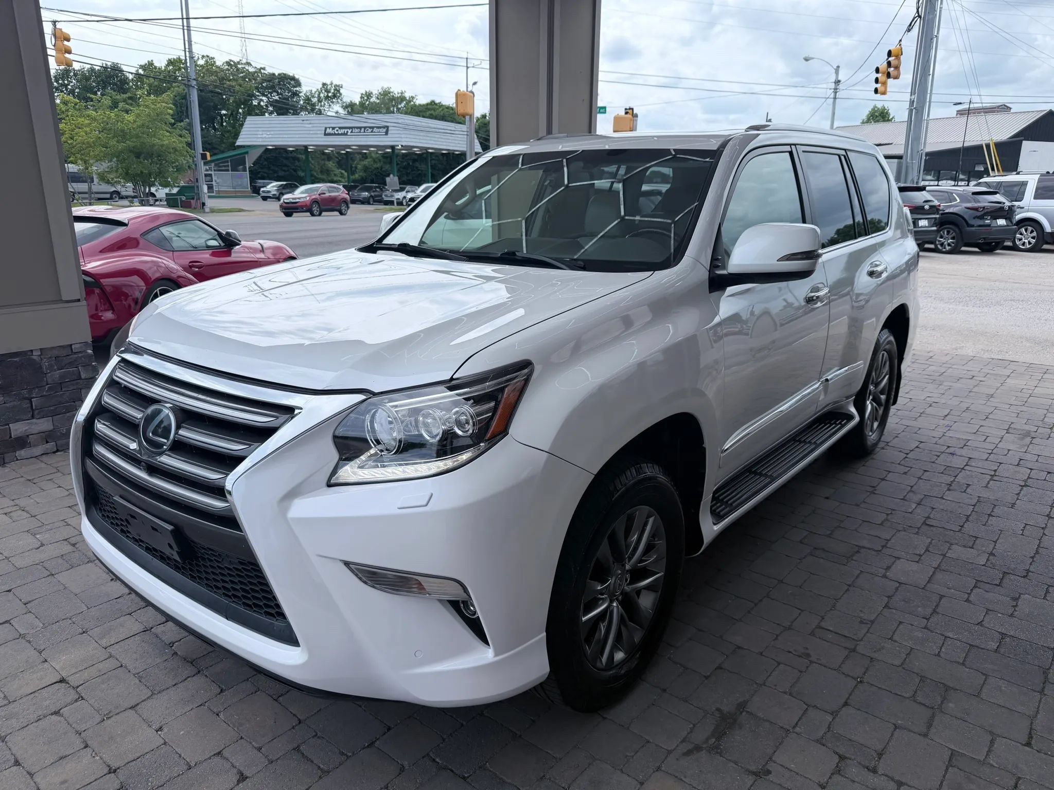 Used 2017 Lexus GX 460 Luxury AWD/4WD image 2