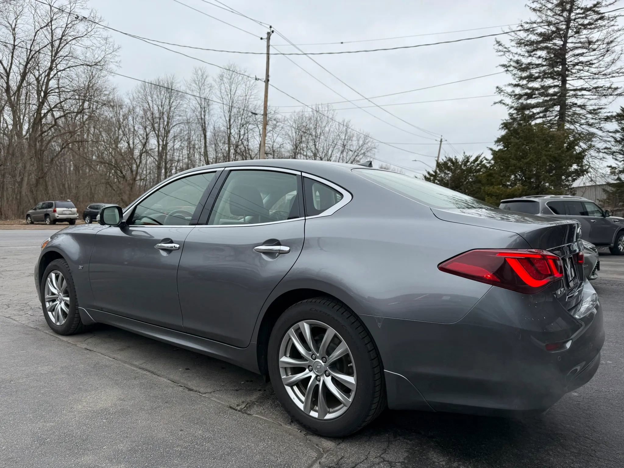 Used 2015 INFINITI Q70 3.7 image 3