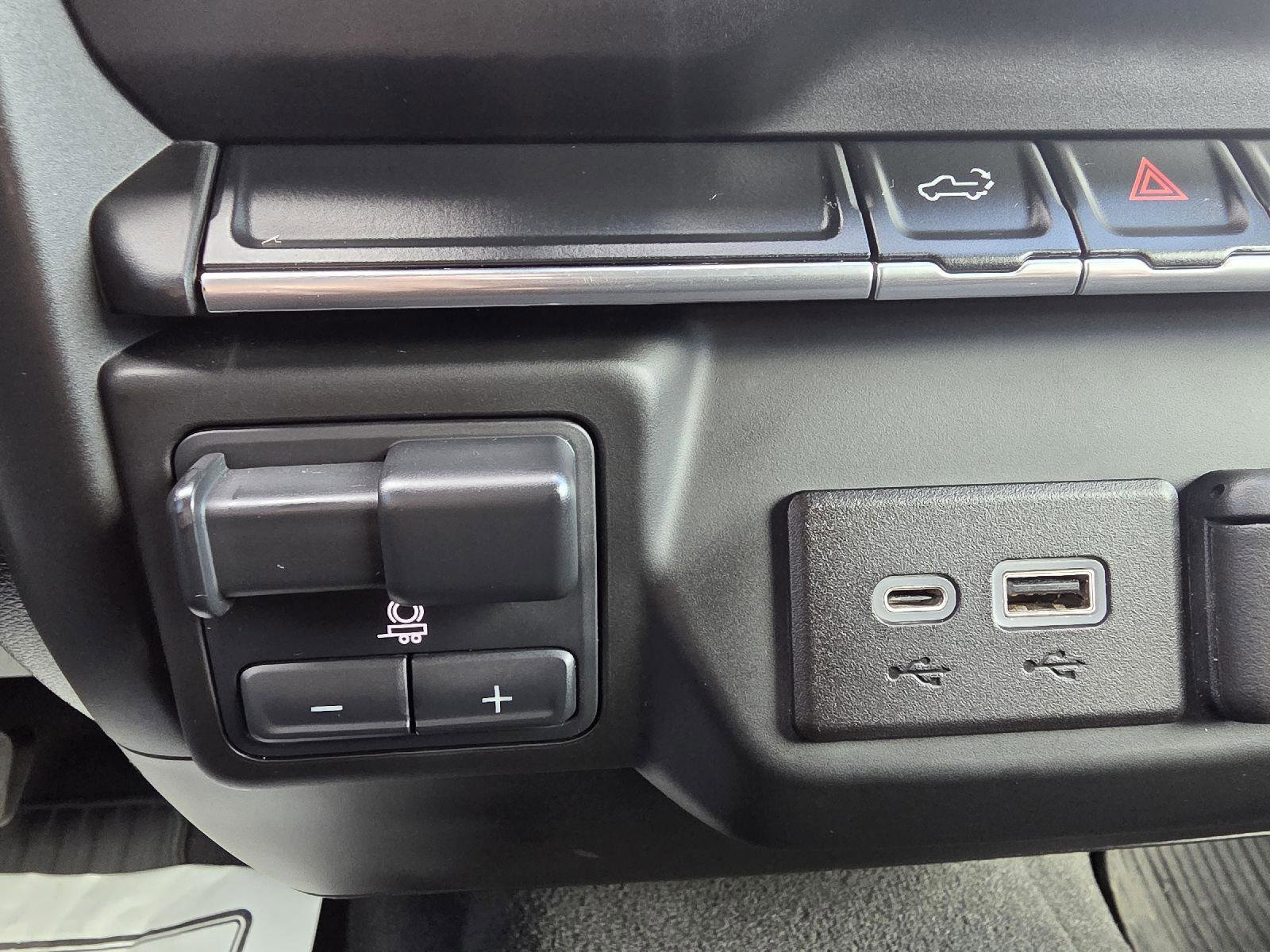 Used 2022 Chevrolet Silverado 2500 Custom w/ Custom Convenience Package image 24