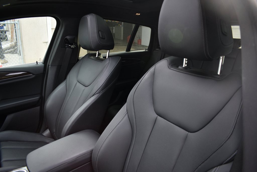 Used 2024 BMW X4 xDrive30i image 10