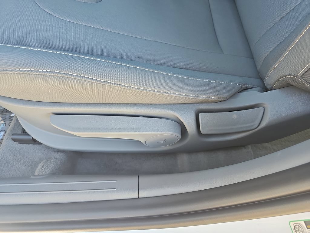 New 2026 Hyundai Elantra SEL Sport Premium FWD image 30