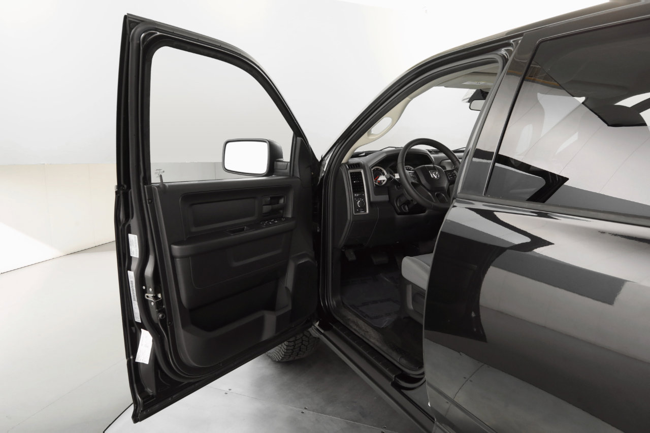 Used 2017 RAM 1500 ST w/ SXT Appearance Group image 10