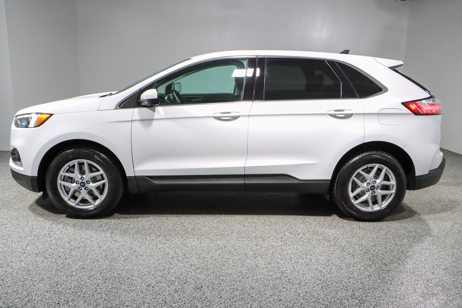 Used 2023 Ford Edge SEL AWD/4WD image 10